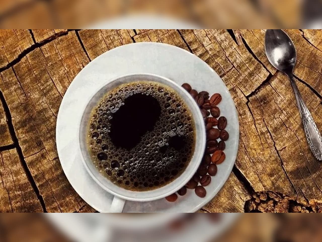 Is It Possible To Drink Coffee While Eating?