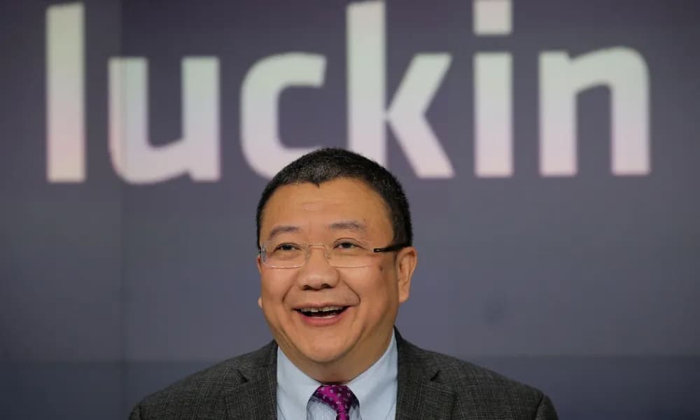 Свергнутый генеральный директор Luckin Coffee замышляет месть?