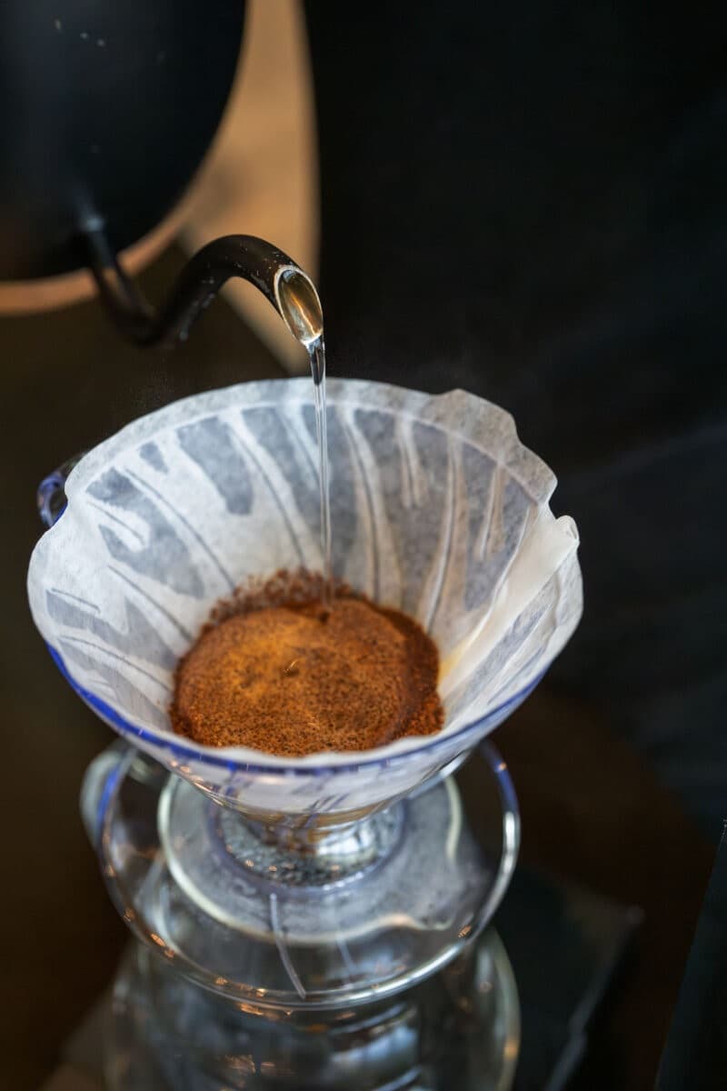 EFSA подтверждает безопасную дневную норму кофеина и раскрывает ее влияние на бдительность и благополучие