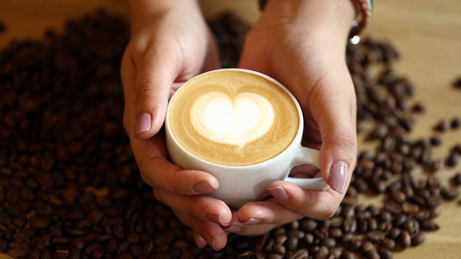 Врач рекомендует ограничить потребление кофе до четырех чашек в день