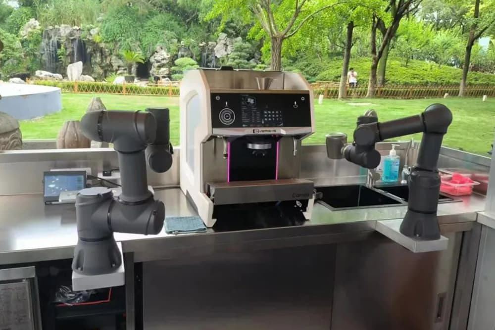 Профессия бариста под угрозой… Робот готовит 5 чашек кофе за 50 секунд