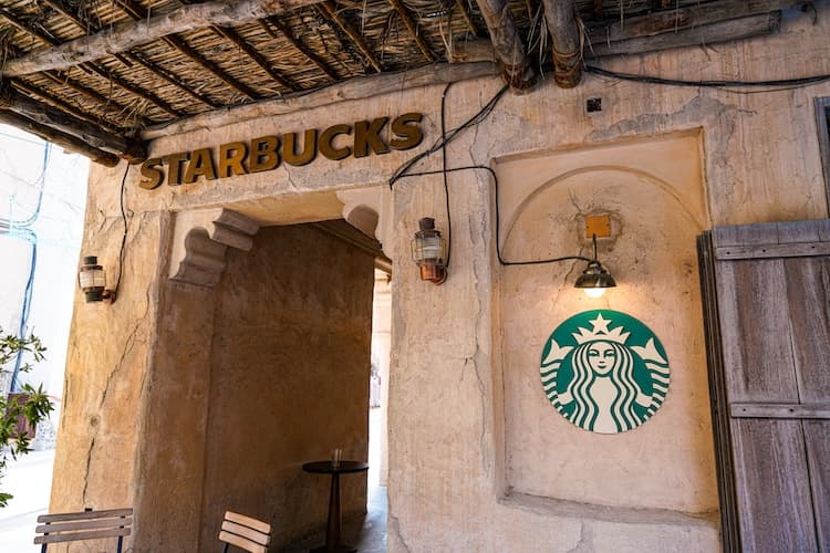 Starbucks во II квартале 2025 года: рост выручки при резком снижении прибыли