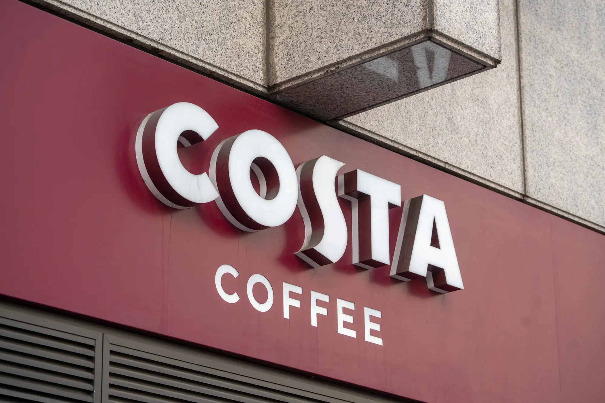 «Кока-Кола» пересматривает инвестиции в 5 миллиардов долларов в сеть «Коста Кофи»