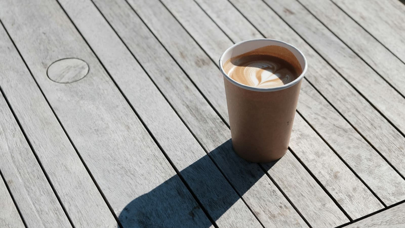 Why There Are Fewer Places to Sit Down for Coffee in Moscow