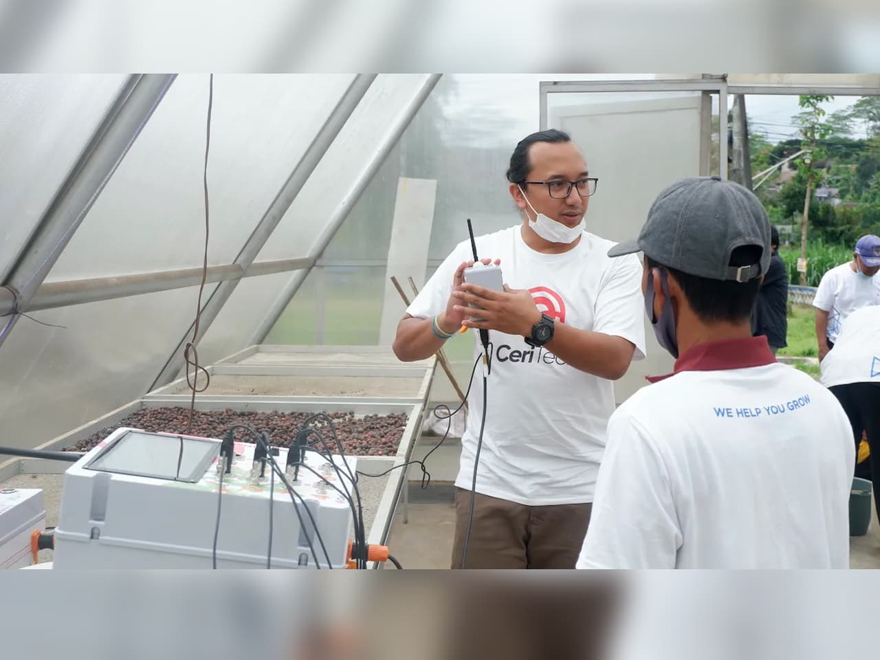 An Indonesian company uses the Internet of Things to process coffee after harvest