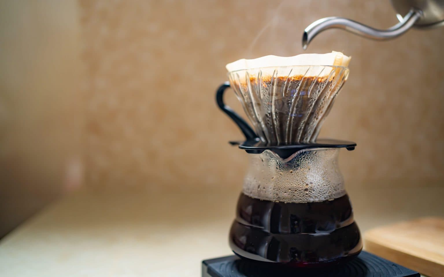 Должны ли кофейни брать 150 долларов США за чашку кофе?