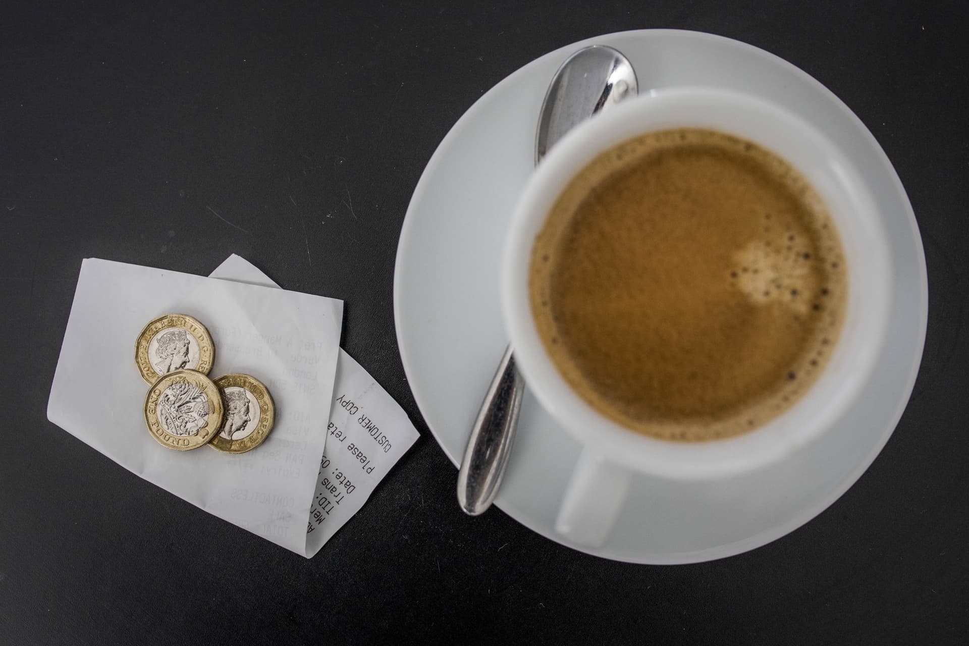 офейный Бум в Великобритании Порождает Экономический Успех и Культурные Изменения