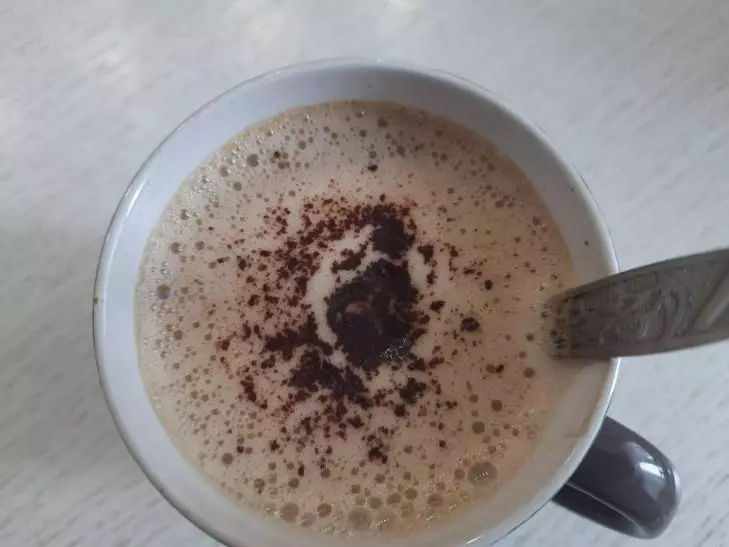 Если вам уже за пятьдесят, вам следует выпивать чашку кофе каждое утро