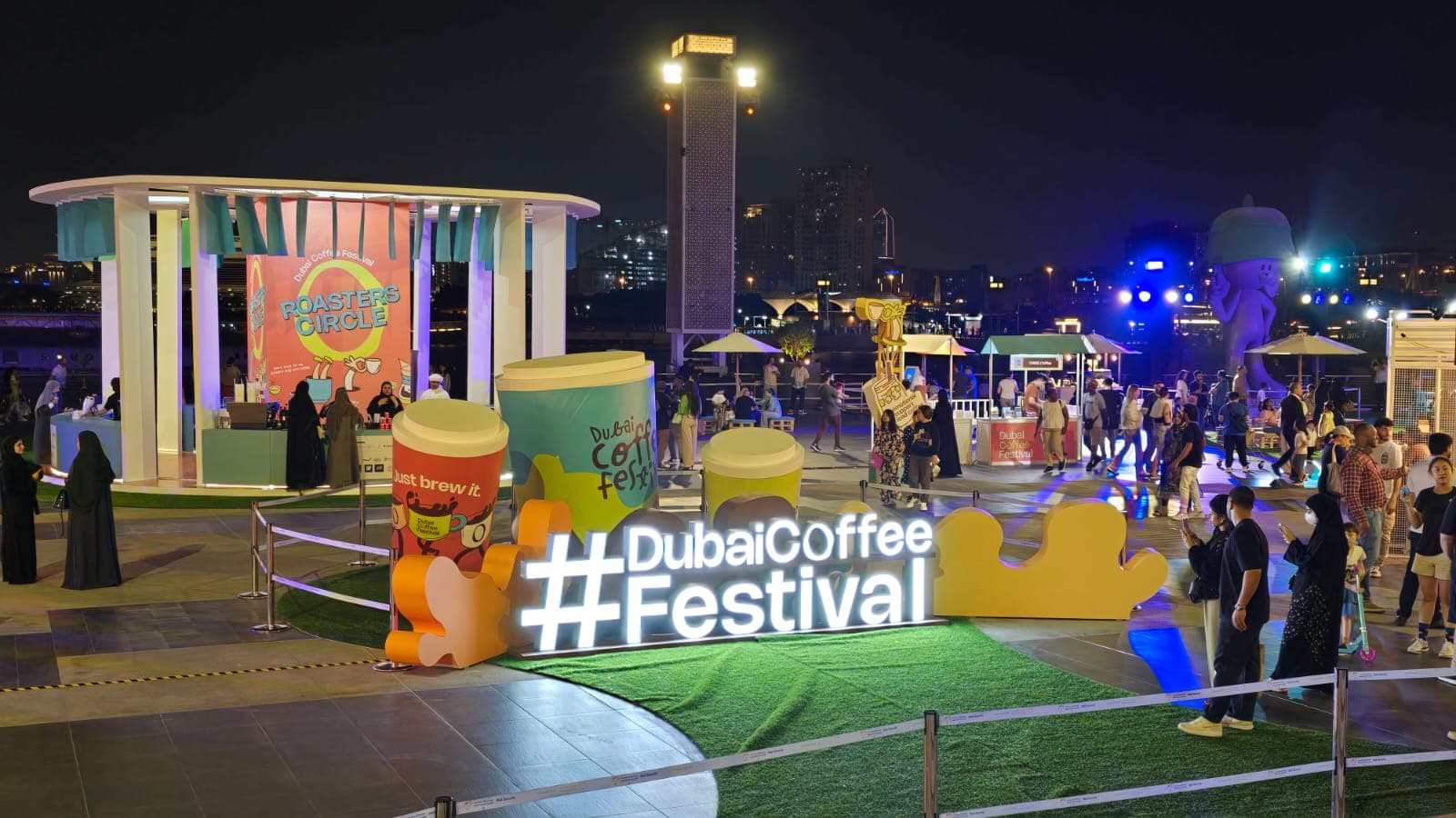 Фестиваль кофе начался вчера в Дубай Фестивал Сити Молл