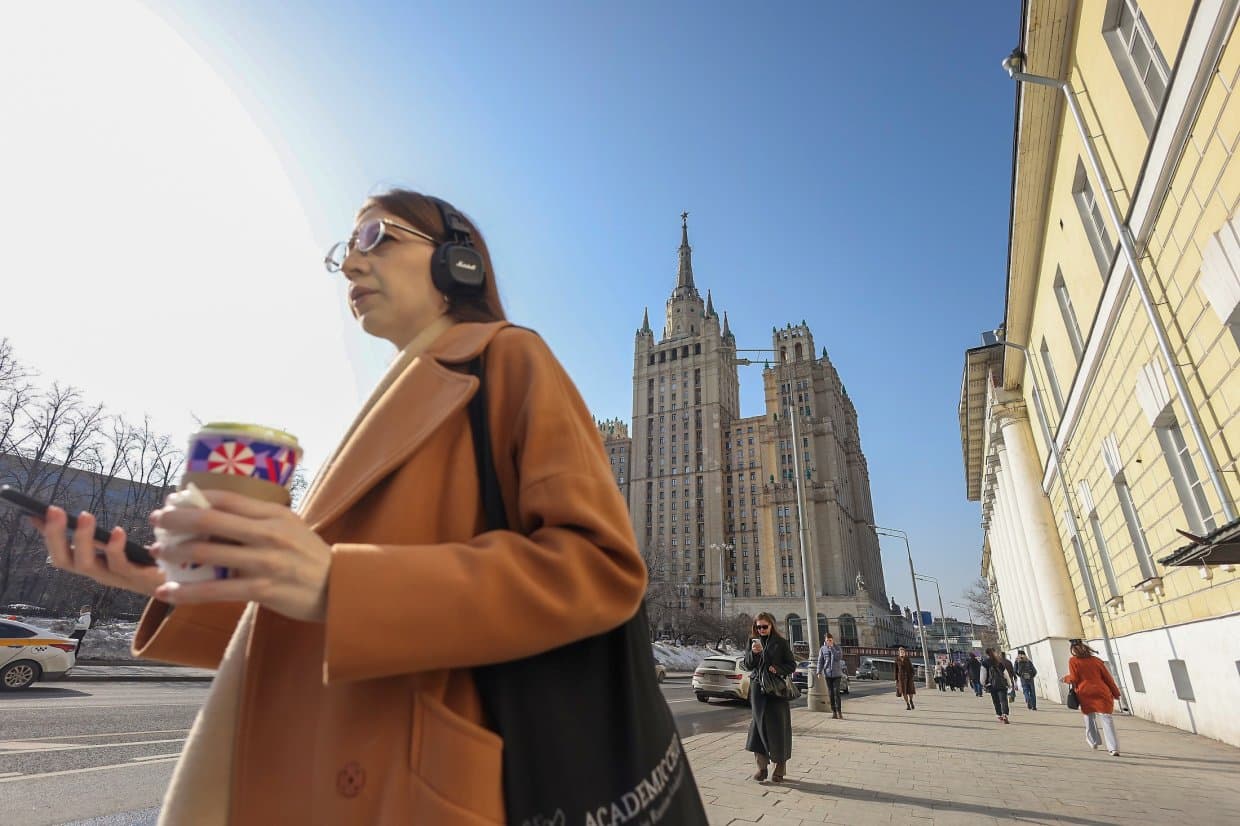 Traditional Cafés Decline in Russia