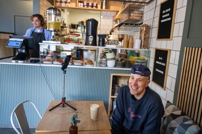The café run by AI just ordered 3,000 pairs of gloves
