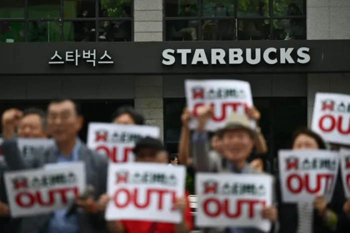 Starbucks Korea закроет магазины для исторического обучения после скандала с «Днём танков»