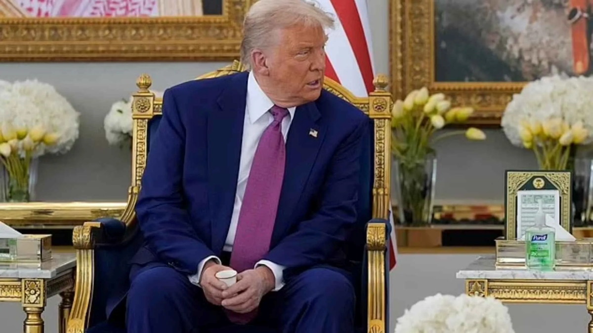 Трамп и саудовский кофе: один глоток — и волна обсуждений