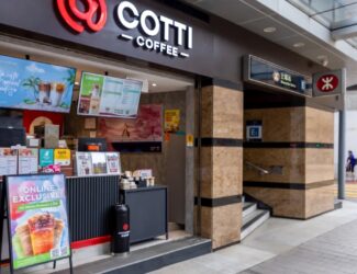 China’s Coffee Giants Expand to the U.S. with Manhattan Launch: Can Luckin and Cotti Compete with Starbucks?
