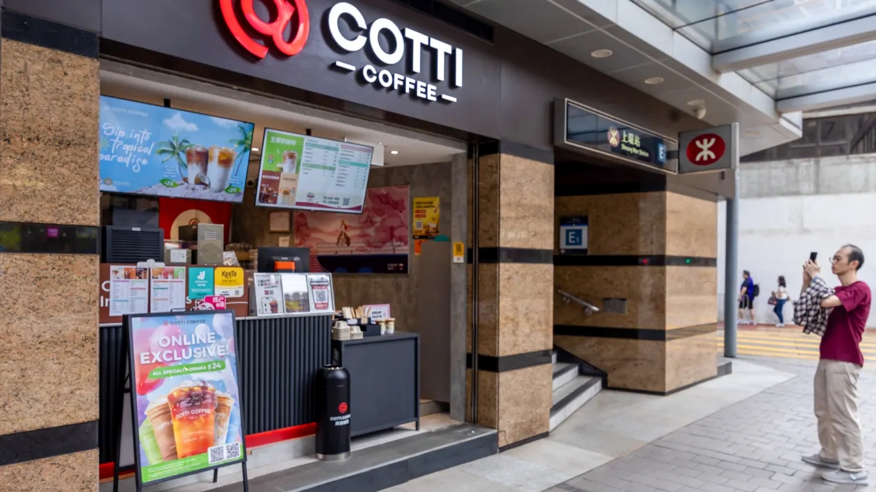 China’s Coffee Giants Expand to the U.S. with Manhattan Launch: Can Luckin and Cotti Compete with Starbucks?