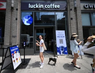 Luckin Coffee’s U.S. Strategy: Less Seating, More Speed, and Inventive Menus