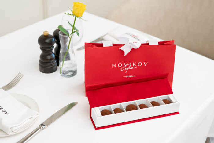 Novikov Café Celebrates Emirati Women’s Day with Elegant Chocolate Tribute